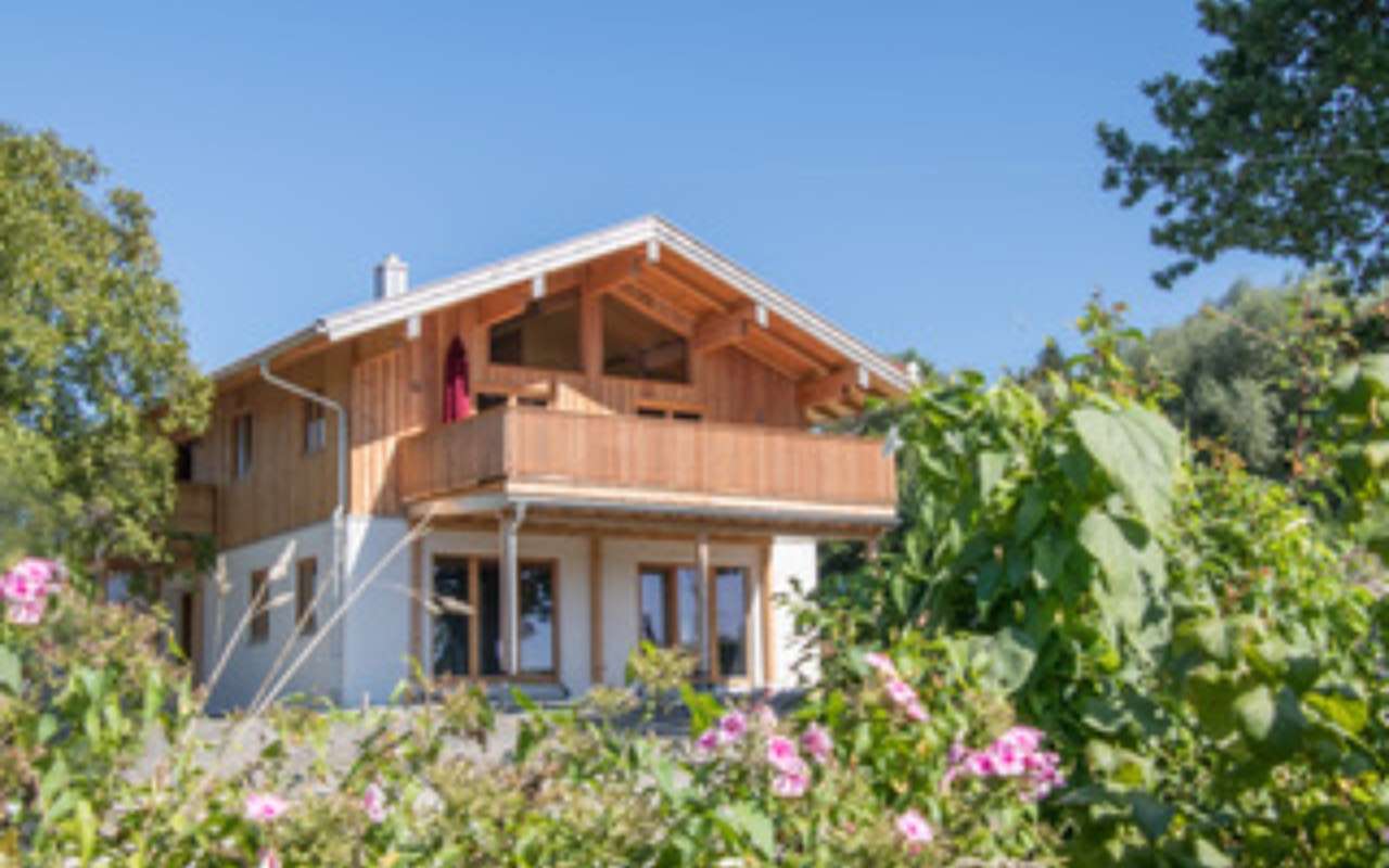 Unser Haus am Danne Hof mit Wiesenpanorama