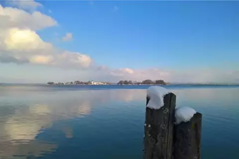 chiemsee_erlebnisbauernhof_fraueninsel_im_winter_c_chiemsee_alpenland_tourismus