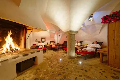 chiemsee_erlebnisbauernhoefe_hofgeschichten_wellness_hagerhof_kaminzimmer