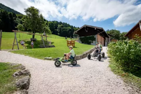 02_schleipfnerhof_bernau_kinder_spielplatz