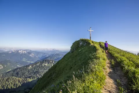 02_chiemsee-bauernhoefe_anreise_bayerische-alpen