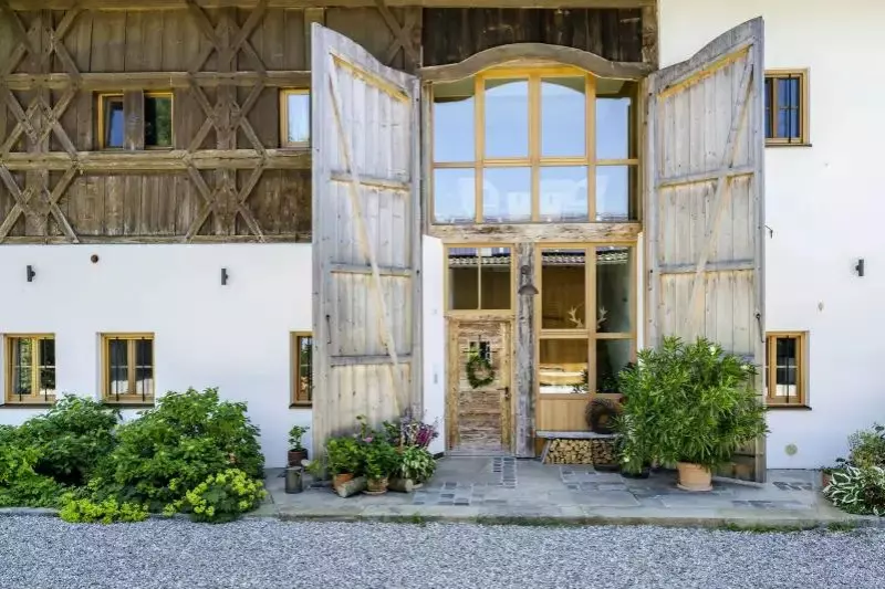 7563-hofansicht-sommer-koellhof-103