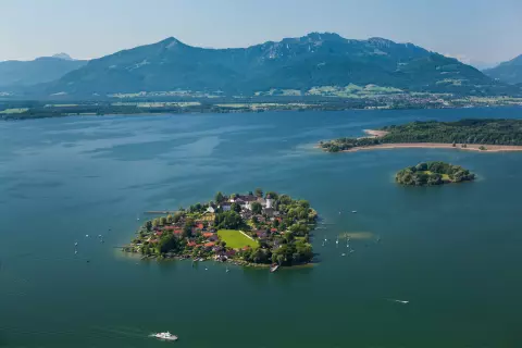 01_chiemsee-bauernhoefe_frauenchiemsee