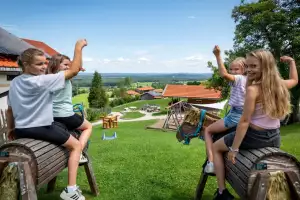 04-schleipfnerhof-schleipfen-1-bernau-am-chiemsee-07-2025-kinder-spielplatz-6