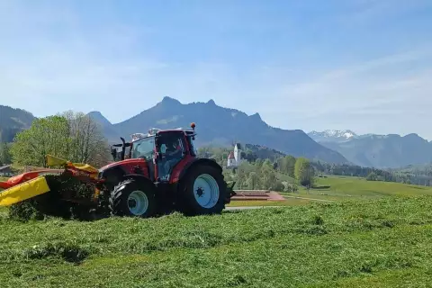 03_chiemsee_erlebnisbauernhof_heuernte_estermannhof
