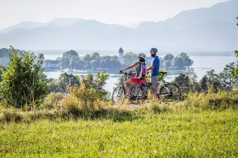 03_chiemsee-bauernhoefe_anreise_bayerische-alpen