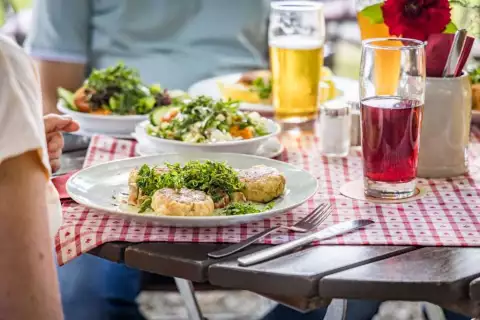 chiemsee_erlebnisbauernhof_kaspressknoedel_c_chiemsee_alpenland_tourismu_thomas_kujat